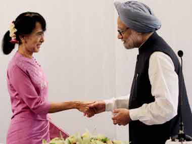 Suu Kyi lauds India ties after meeting Manmohan Suu Kyi lauds India ties after meeting Manmohan