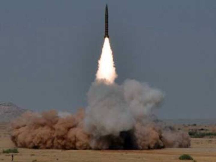 Pak test-fires short-range missile