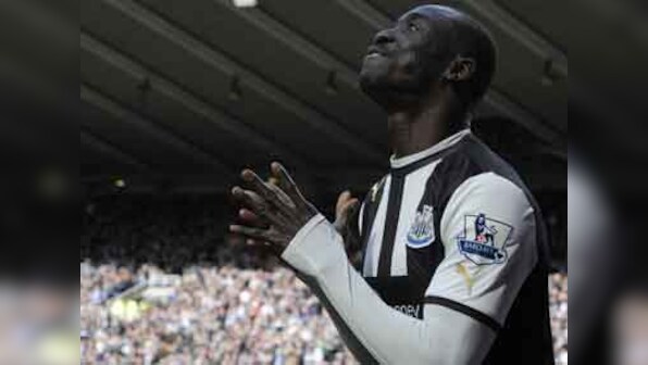 EPL: Cisse's strike helps Newcastle stun Chelsea, Spurs win 