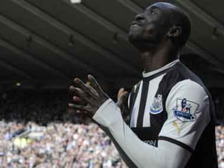 EPL: Cisse's strike helps Newcastle stun Chelsea, Spurs win 