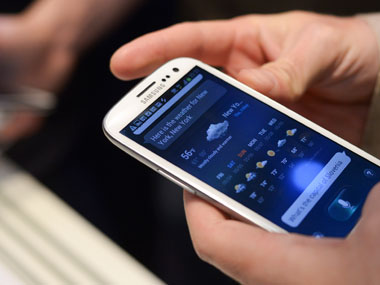 Galaxy S III has Siri clone, 50 GB free Dropbox storage Galaxy S III has Siri clone, 50 GB free Dropbox storage