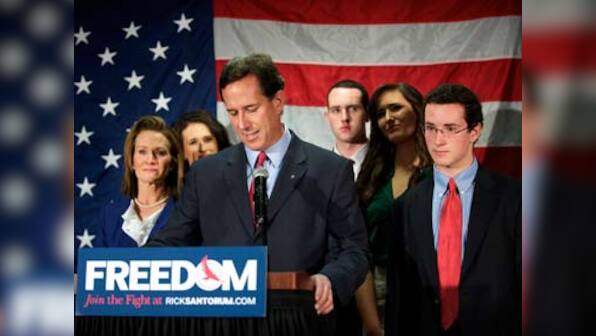 Santorum quits prez race, endorses Romney 