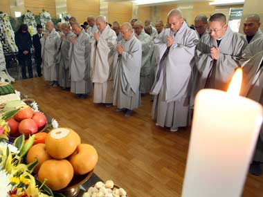 Caught raising hell, South Korean monks quit Caught raising hell, South Korean monks quit
