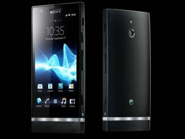 Sony introduces two waterproof Xperia phones Sony introduces two waterproof Xperia phones