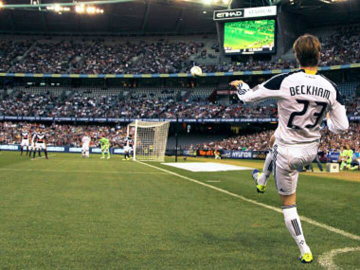 Beckham to bring Olympic torch to UK