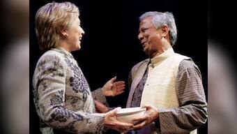 Clinton warns against undermining Grameen Bank 
