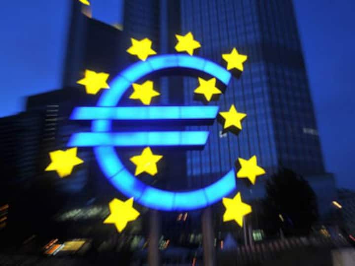 Will tiny Greece bring the mightly eurozone down? Will tiny Greece bring the mightly eurozone down?