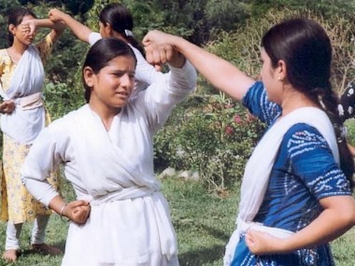 A cure for teenage sex: Teach your daughter to say no