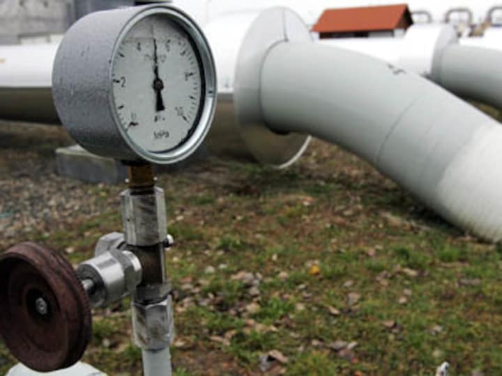 Ukraine crisis: EU's sanctions hit Russian oil majors, arms makers