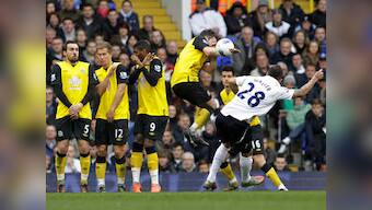 Spurs right back Walker signs new five-year contract