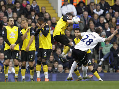 Spurs right back Walker signs new five-year contract Spurs right back Walker signs new five-year contract