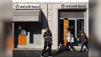 Recession, rising debt: Moody's downgrades 26 Italian banks