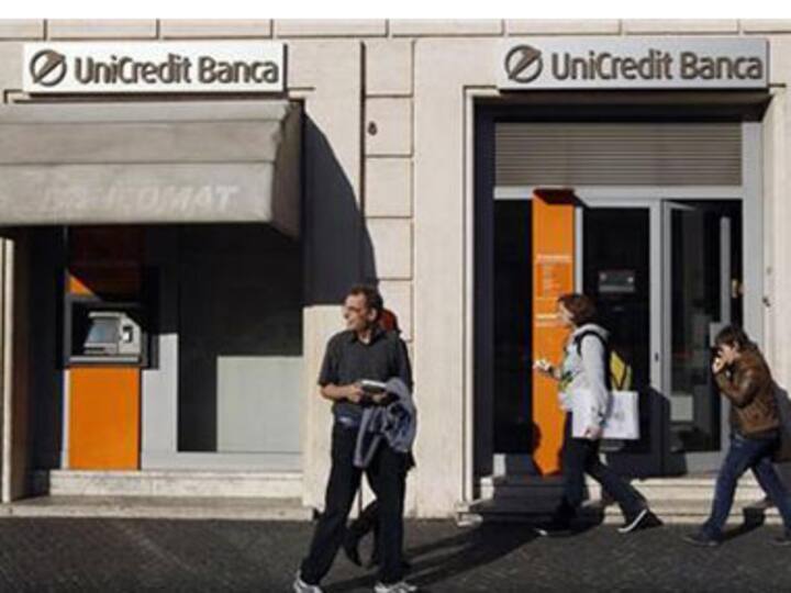 Recession, rising debt: Moody's downgrades 26 Italian banks Recession, rising debt: Moody's downgrades 26 Italian banks