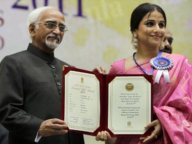 Vidya Balan receives National Award for The Dirty Picture Vidya Balan receives National Award for The Dirty Picture