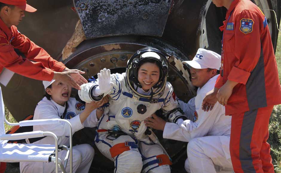 Images: China's First Manned Space Mission Returns To Earth Safely ...