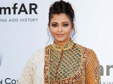 Aishwarya Rai shops for daughter Aaradhya in London Aishwarya Rai shops for daughter Aaradhya in London