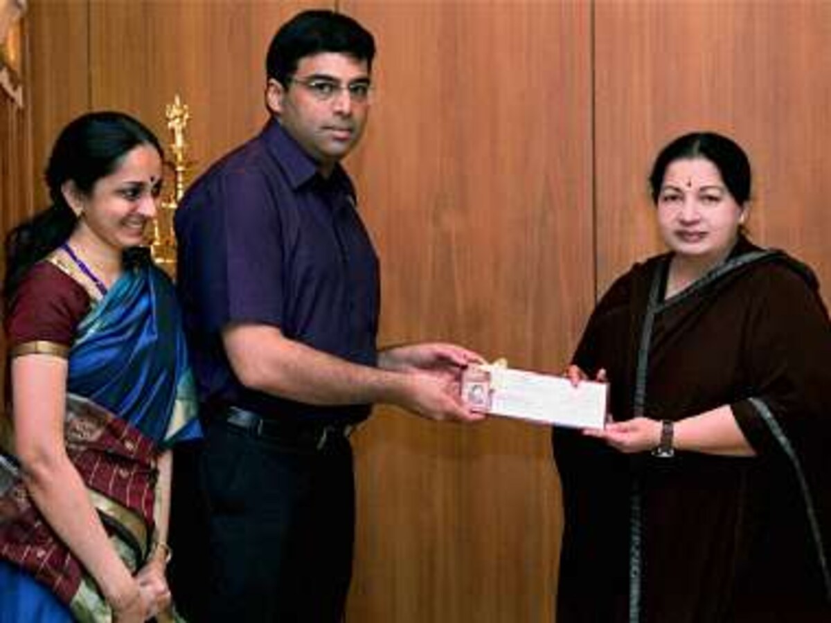 Jaya awards Rs 2 crore to Viswanathan Anand-Sports News , Firstpost