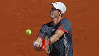 Murray moves into fourth round at French Open