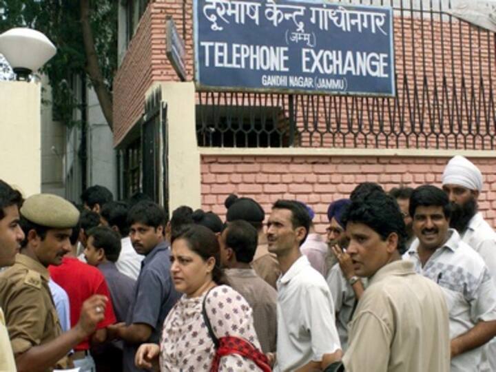 BSNL employees protest for pay revision, perks BSNL employees protest for pay revision, perks