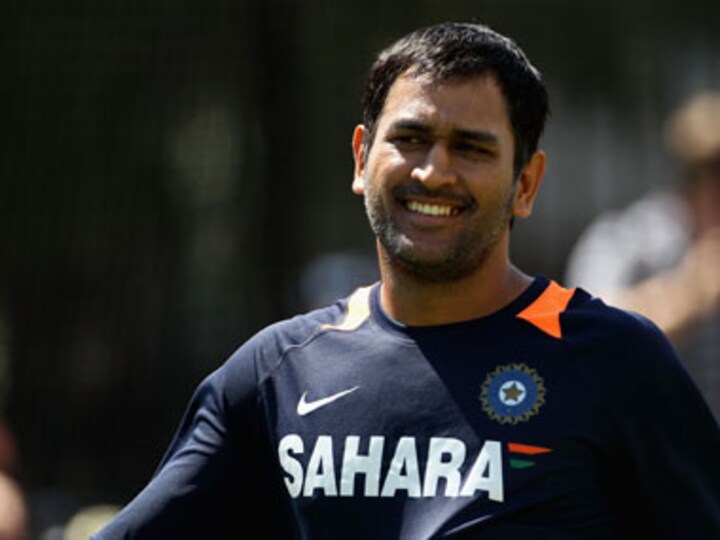 Dhoni casts his vote in Jharkhand bypoll