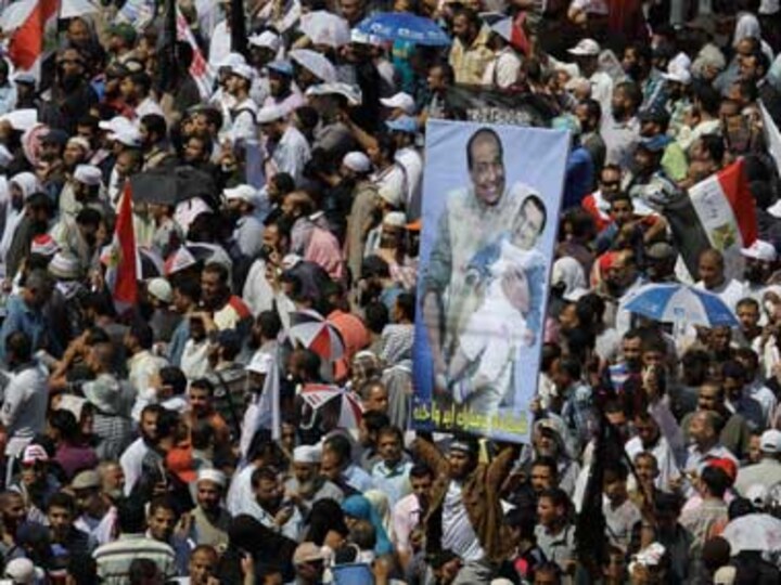 Egyptians storm Presidential candidate Shafiq's campaign office