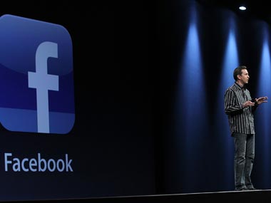 Why Apple's iOS6 has so much love for Facebook Why Apple's iOS6 has so much love for Facebook