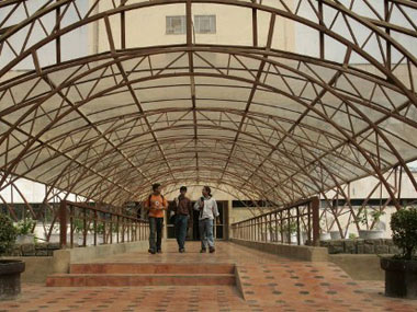 IIT Kanpur rejects Sibal's JEE, to conduct own exam in 2013 IIT Kanpur rejects Sibal's JEE, to conduct own exam in 2013