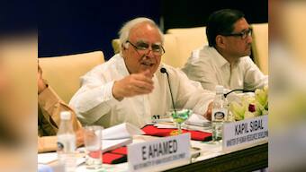 Sibal to meet IIT directors tomorrow to resolve entrance exam row