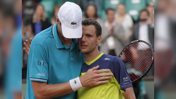 French Open: Mathieu prevails over Isner in 5-hour match 