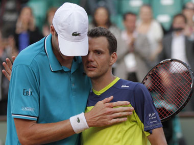 French Open: Mathieu prevails over Isner in 5-hour match  French Open: Mathieu prevails over Isner in 5-hour match