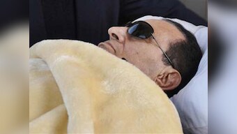 Mubarak does not trust prison doctors, fears they'll kill him