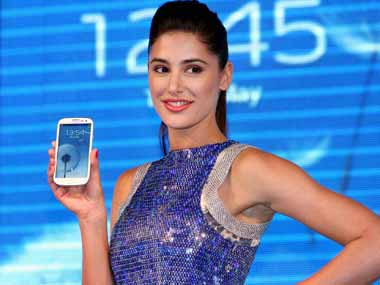 Samsung launches S III; eyes 60% of smartphone market in India Samsung launches S III; eyes 60% of smartphone market in India