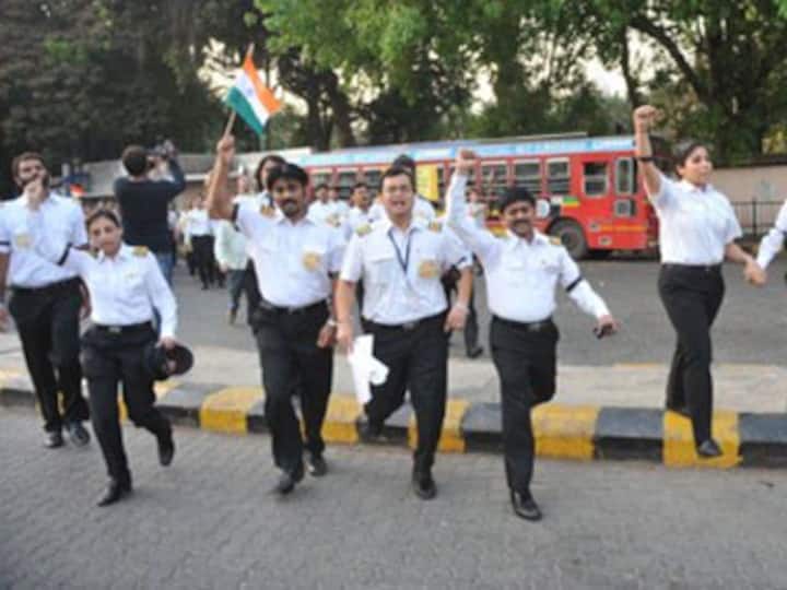 11 Air India pilots on indefinite hunger strike