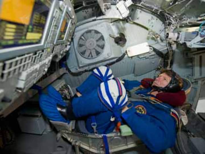 Chinese astronauts in space get first e-mail from earth