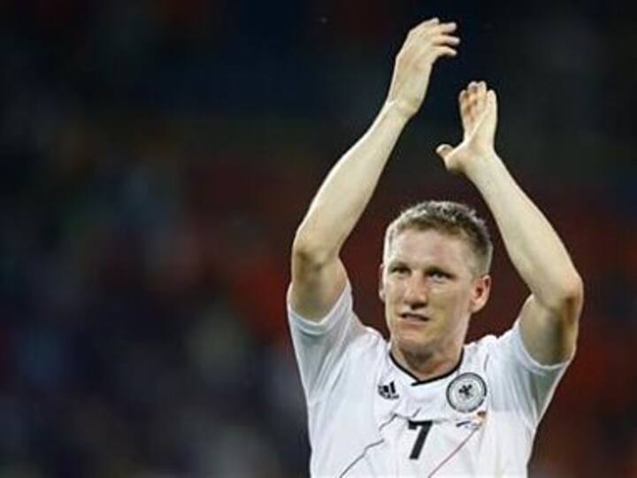 Bayern Munich confirm Schweinsteiger transfer to Manchester United Bayern Munich confirm Schweinsteiger transfer to Manchester United