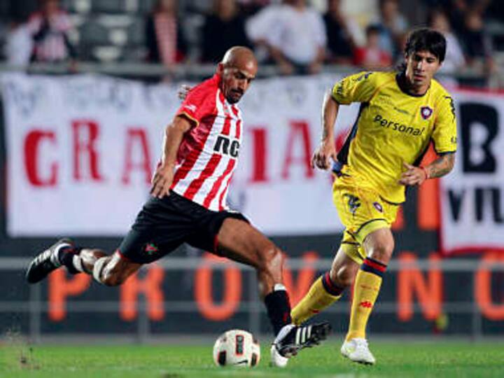 Former Man United player Veron retires, eyes future in football Former Man United player Veron retires, eyes future in football