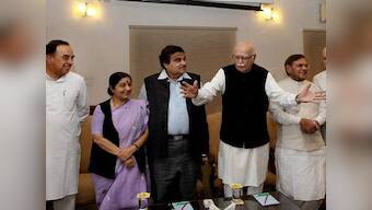 Advani hints that NDA may mobilise support for Kalam
