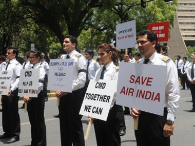 AI executive pilots want management to end IPG strike AI executive pilots want management to end IPG strike