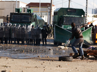 Algerian police kill 6 militants in ambush Algerian police kill 6 militants in ambush