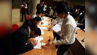 No cheques: Govt, RBI want to checkmate paper money
