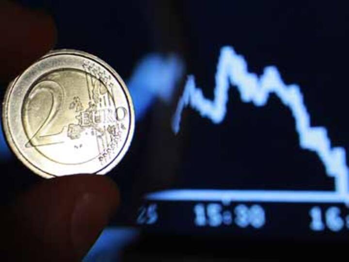 Moody's cuts German banks ratings on euro crisis Moody's cuts German banks ratings on euro crisis