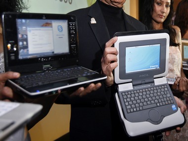 HCL Tech plunges on stake sale by CEO Vineet Nayar HCL Tech plunges on stake sale by CEO Vineet Nayar