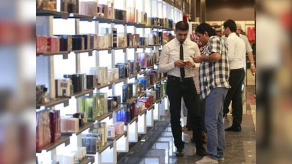 First shopping mall comes as hope to Baghdad killing field