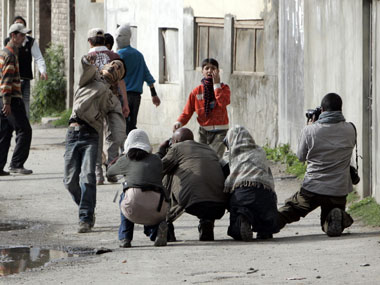 Journos protest against growing attacks Journos protest against growing attacks