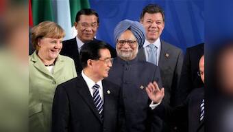 Manmohan pledges $10 bn as 5 MT of food rots back home
