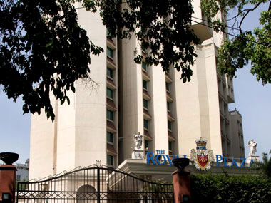 Hotel accuses senior AI official of corruption, airline denies charges Hotel accuses senior AI official of corruption, airline denies charges