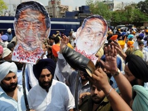 Anti-Sikh riots: HC seeks CBI reply on Sajjan Kumar's plea Anti-Sikh riots: HC seeks CBI reply on Sajjan Kumar's plea