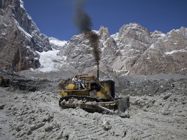 India to stick to its stand on Siachen troops India to stick to its stand on Siachen troops