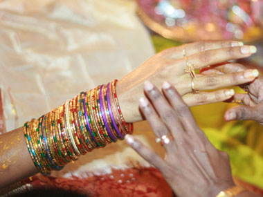 Taunted over dark-skinned bride, groom commits suicide Taunted over dark-skinned bride, groom commits suicide