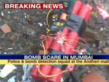 Suspicious object near Mumbai mall sparks bomb scare Suspicious object near Mumbai mall sparks bomb scare